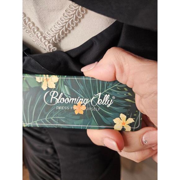 Nwt Blooming Jelly One-Piece Swimsuit with Crisscross Back - Picture 6 of 7